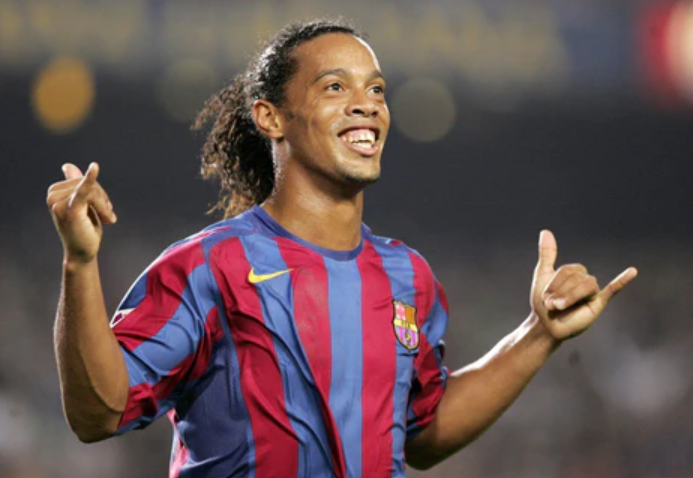 Did we forget how GOATED Ronaldinho Gaúcho was?